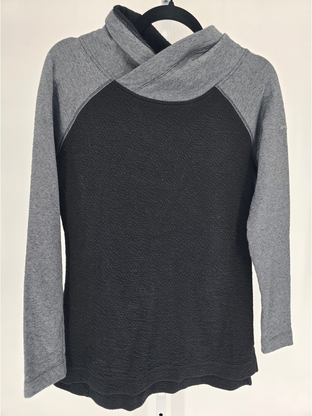 Columbia Women's Sz M Winter Dream Pullover Hoodie Black Gray Funnel neck